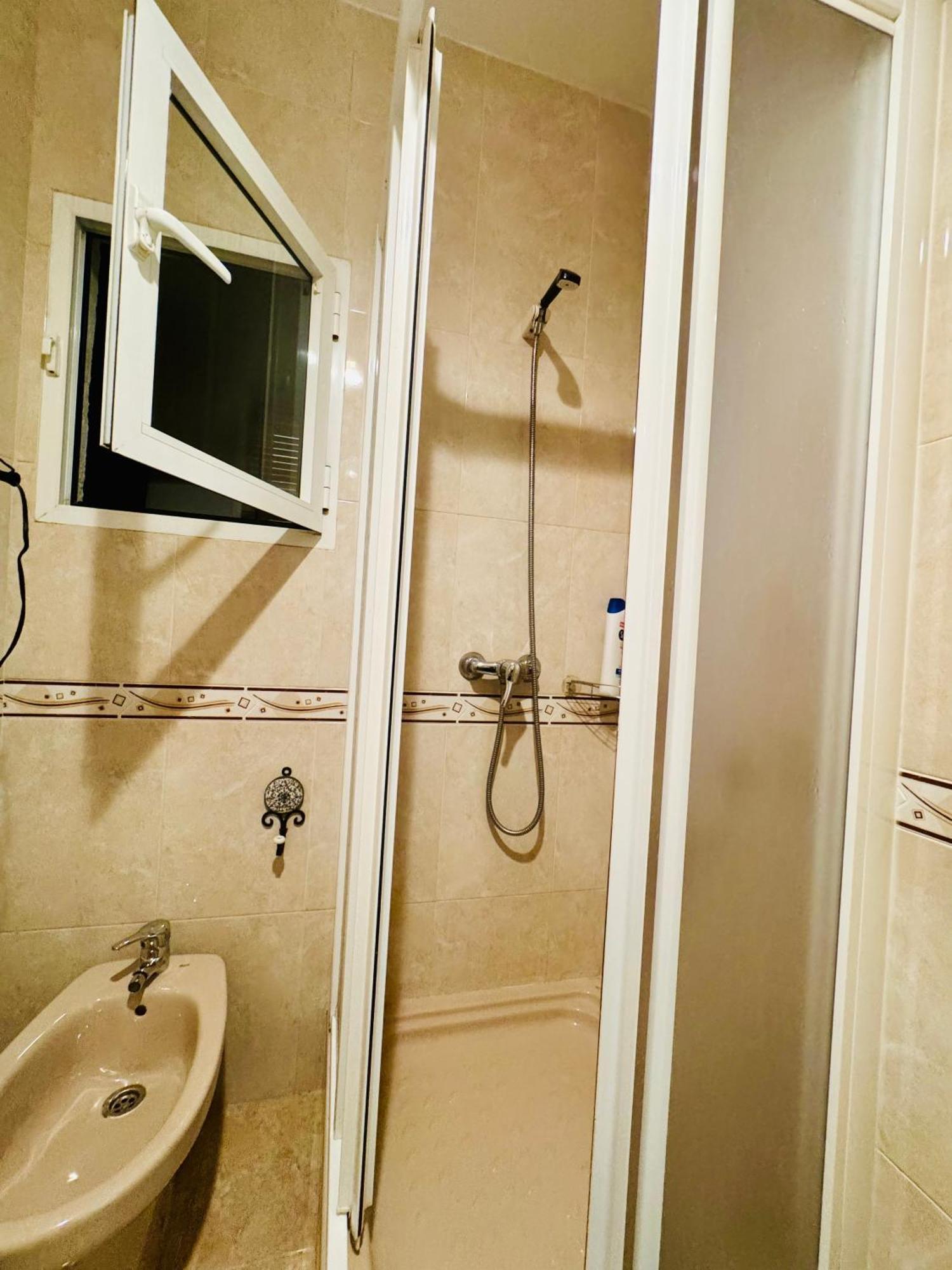 Apartmán Pisos Baraja Gl Madrid Exteriér fotografie